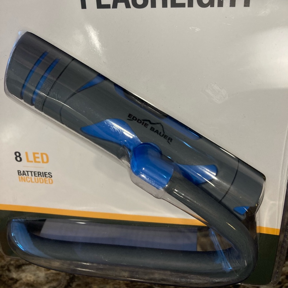 New Eddie Bauer 8 LED Flex Light